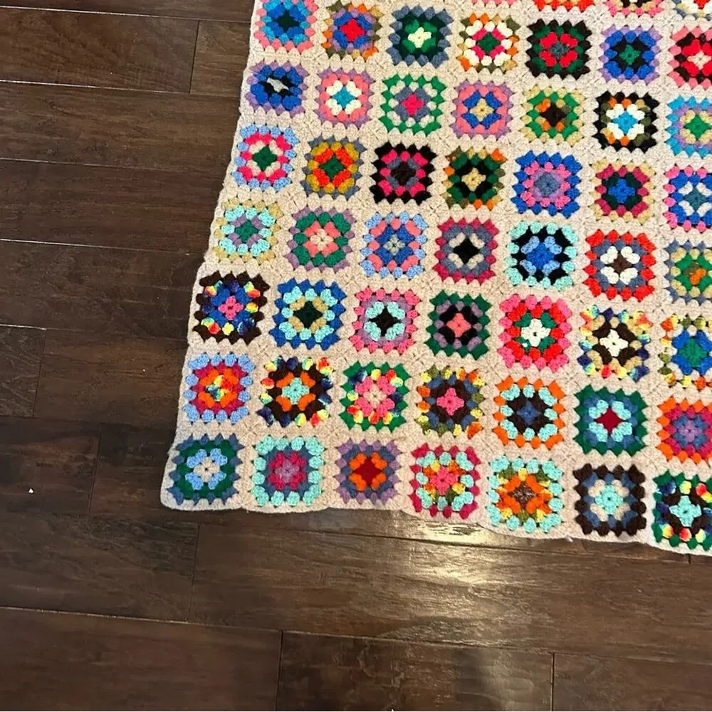 Large granny core blanket Afghan crochet knit hand made blanket Vintage VTG